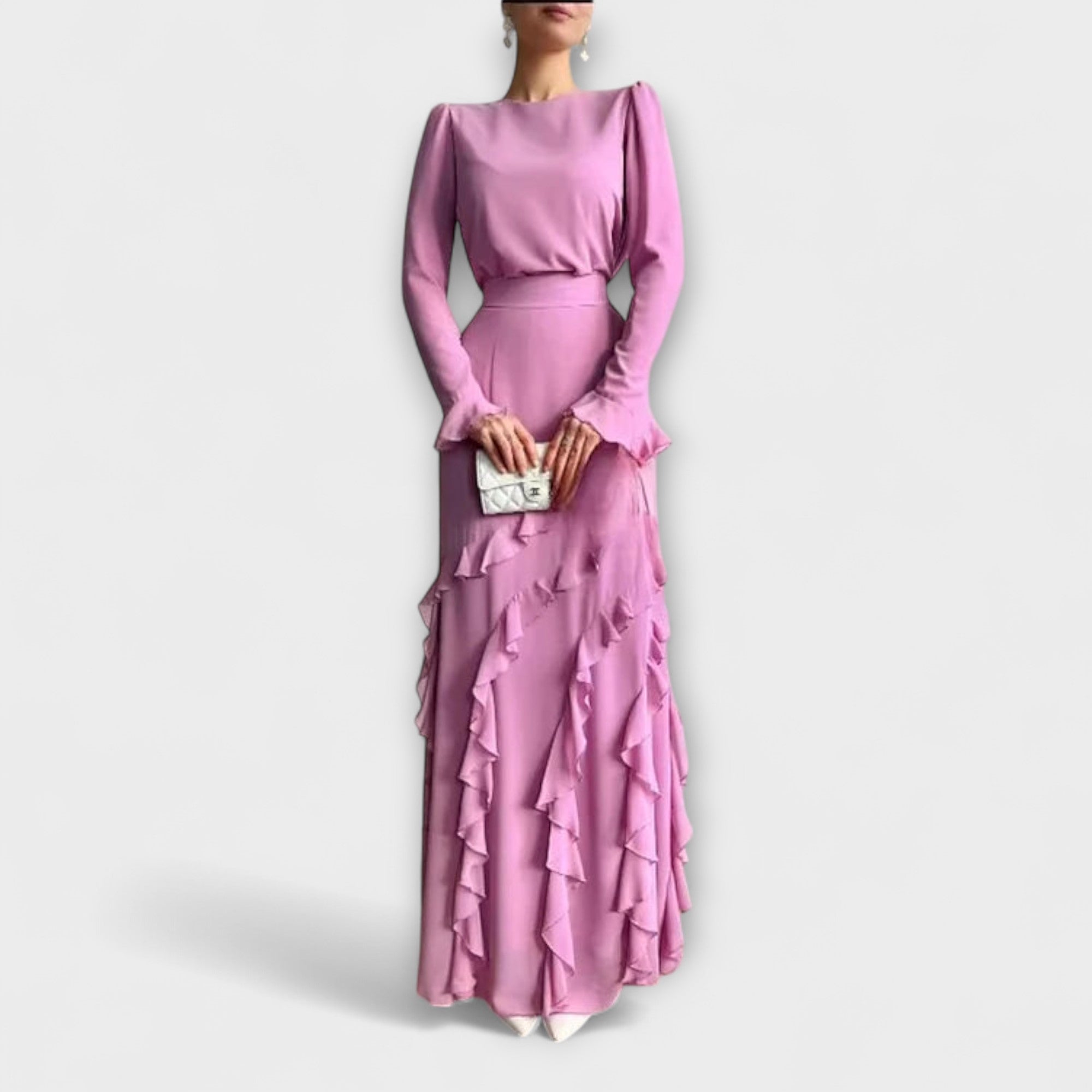 Fallon - Lange en getailleerde jurk met driedimensionale volant  - By Qivii