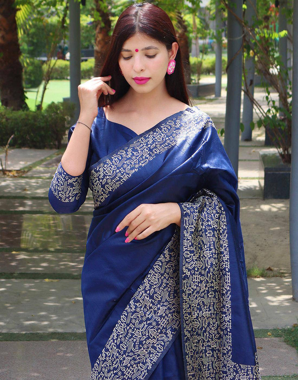 Berry Blue Handloom Raw Silk Saree | Stitched Blouse - qivii