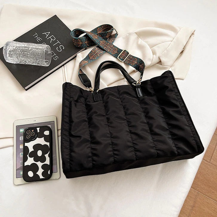 Lelah | Tote Bag  - By Qivii