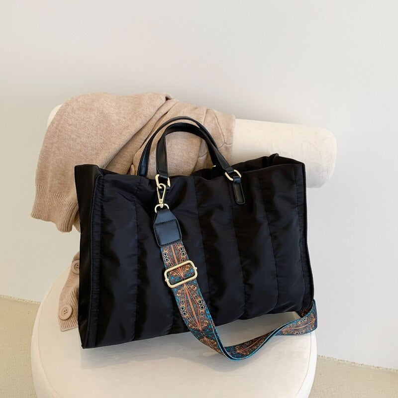 Lelah | Tote Bag  - By Qivii