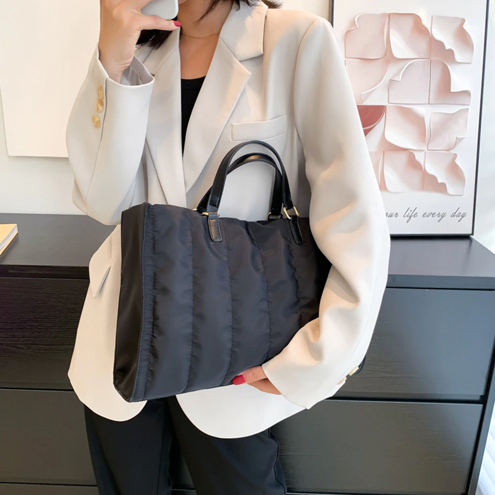 Lelah | Tote Bag  - By Qivii
