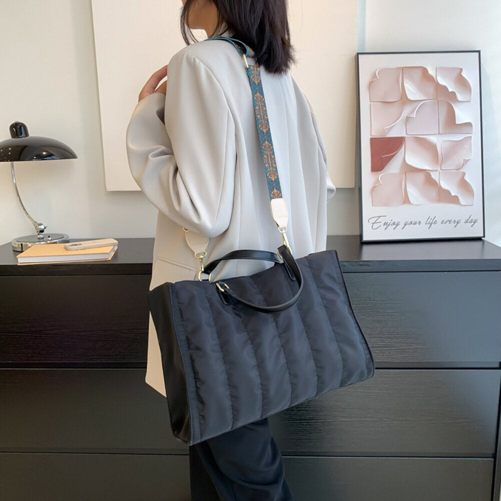 Lelah | Tote Bag  - By Qivii