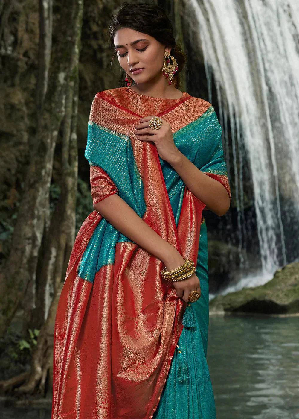 Blue & Red Zari Woven Kanjivaram Silk Saree | Stitched Blouse - qivii