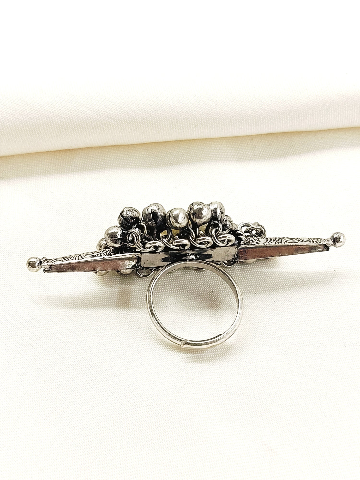 Prathana Green Oxidized Finger Ring