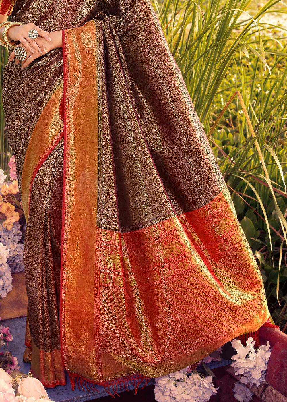 Cedar Brown Woven Kanjivaram Silk Saree With Contrast Border & Pallu | Stitched Blouse - qivii