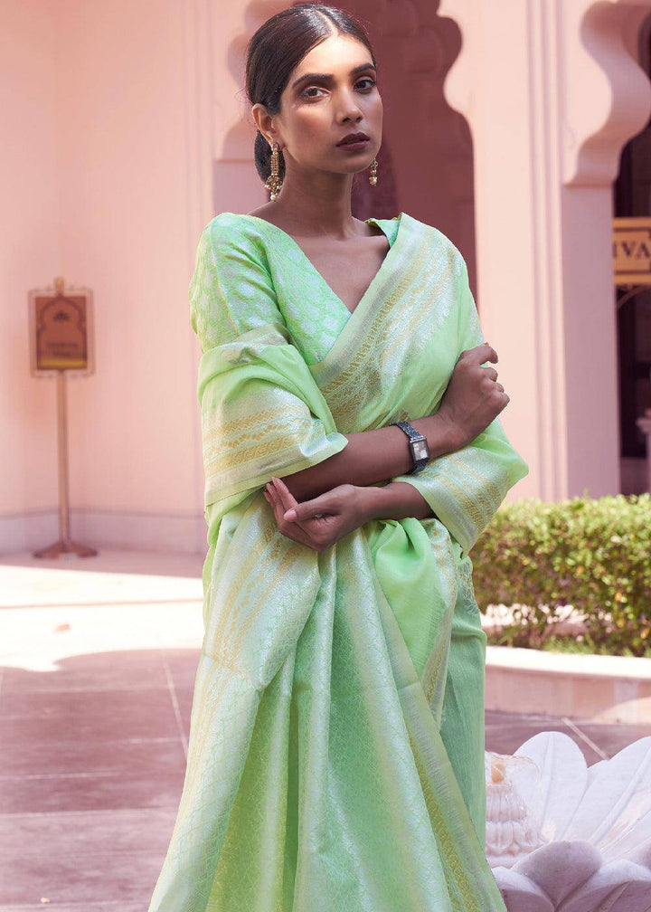 Chinoise Green Woven Linen Silk Saree | Stitched Blouse - qivii