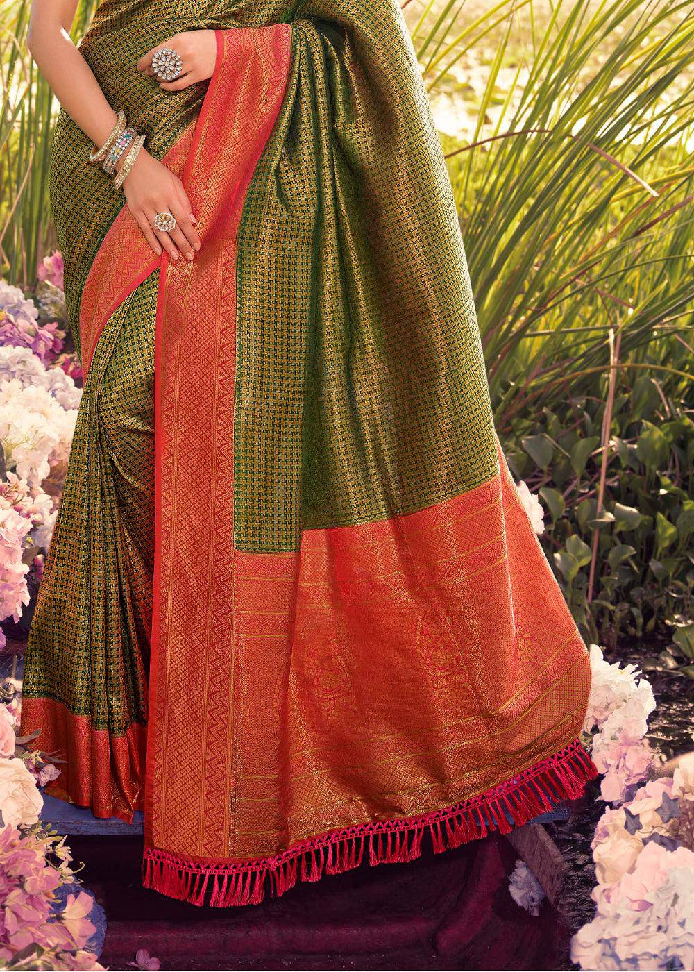 Crocodile Green Woven Kanjivaram Silk Saree With Contrast Border & Pallu | Stitched Blouse - qivii