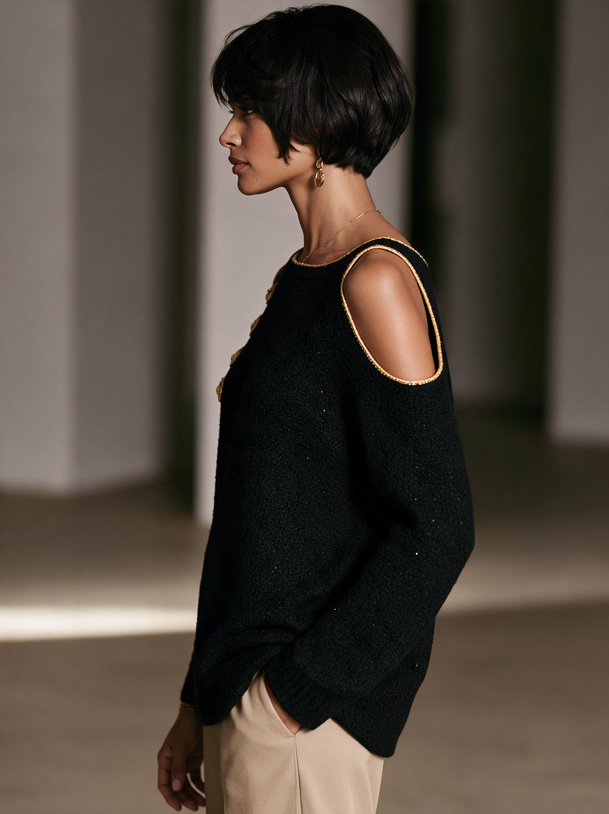 Women's Cold-Shoulder Elegant Metallic Knit Round Neck Sweater MDZ0390I5GMJ