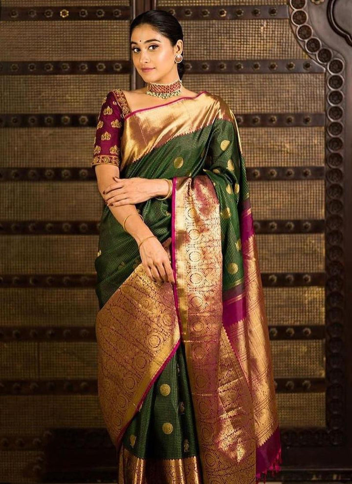 Dazzling Green Color Kanjiwaram Silk Weaving Saree With Contrast Blouse  - By Kreeva