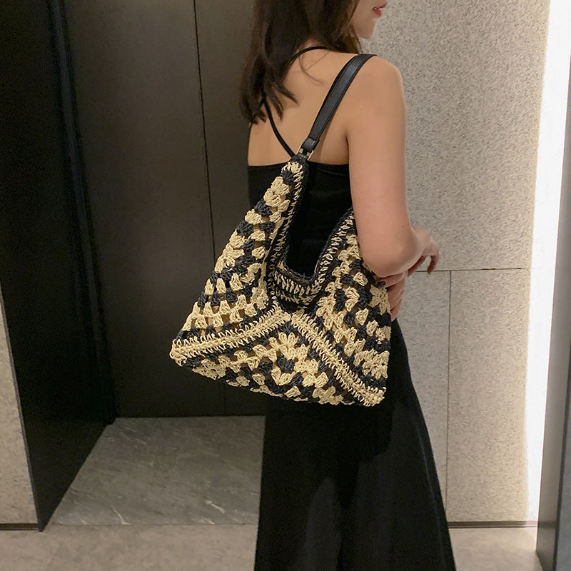 Blana | Tote Bag  - By Qivii