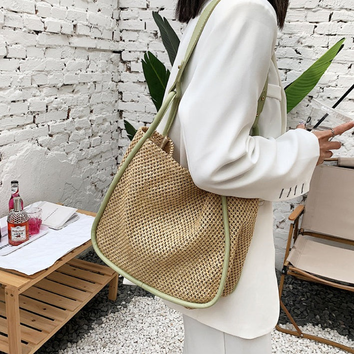 Banna | Tote Bag  - By Qivii