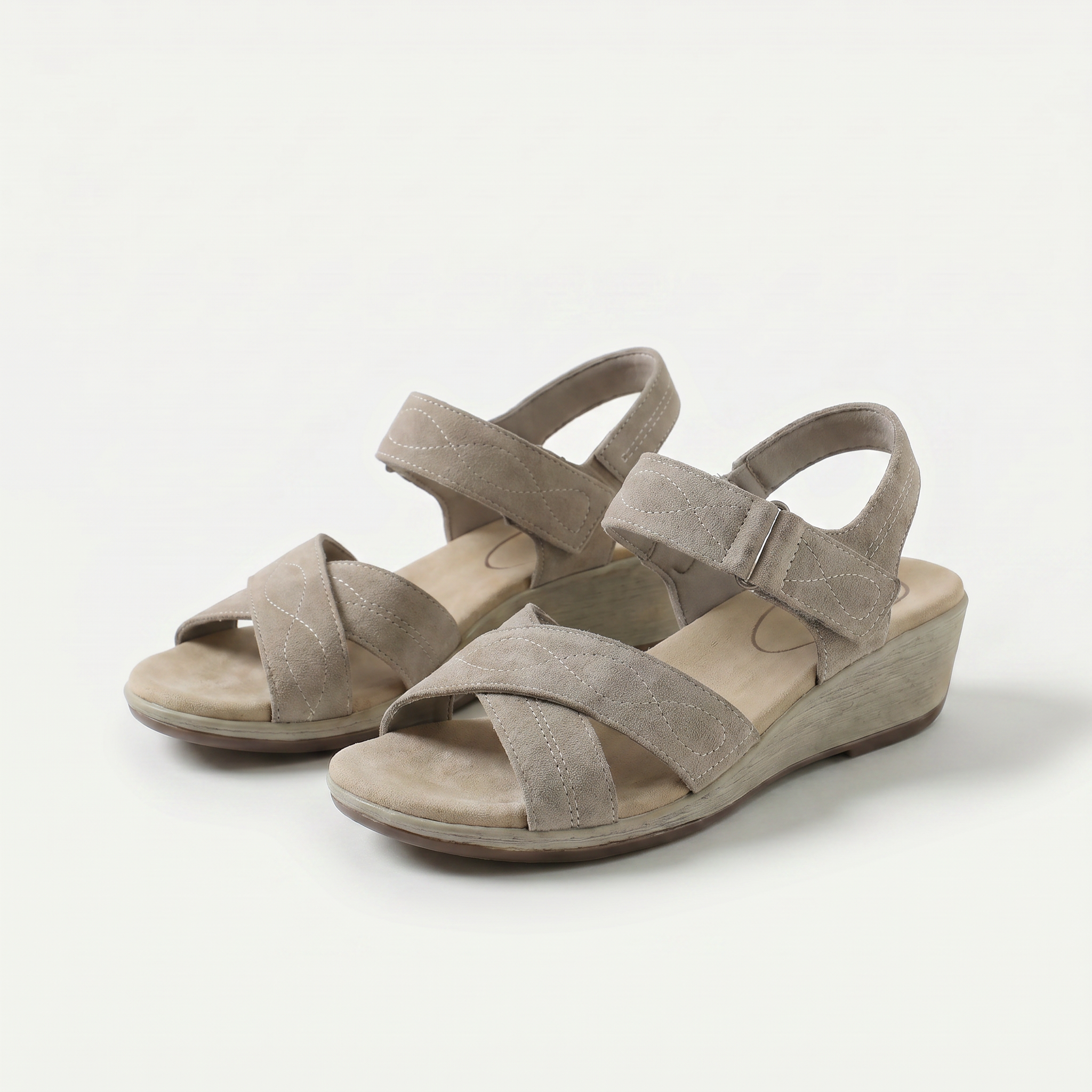 Holly – Warme Eleganz in sanftem Taupe  - By Qivii