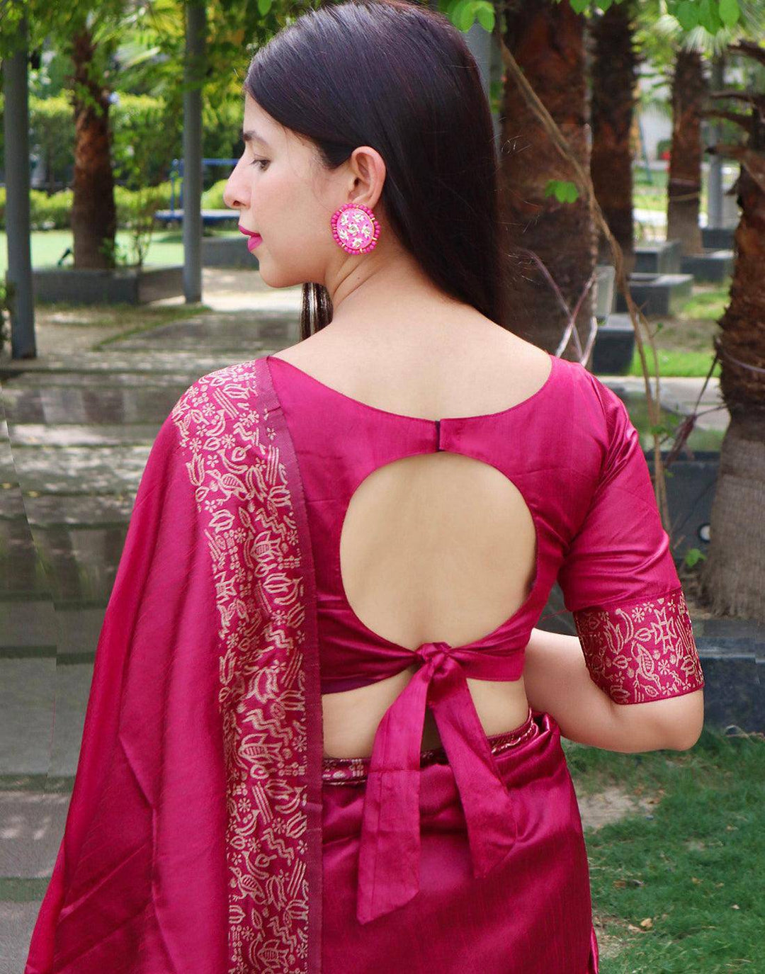 Hot Pink Handloom Raw Silk Saree | Stitched Blouse - qivii