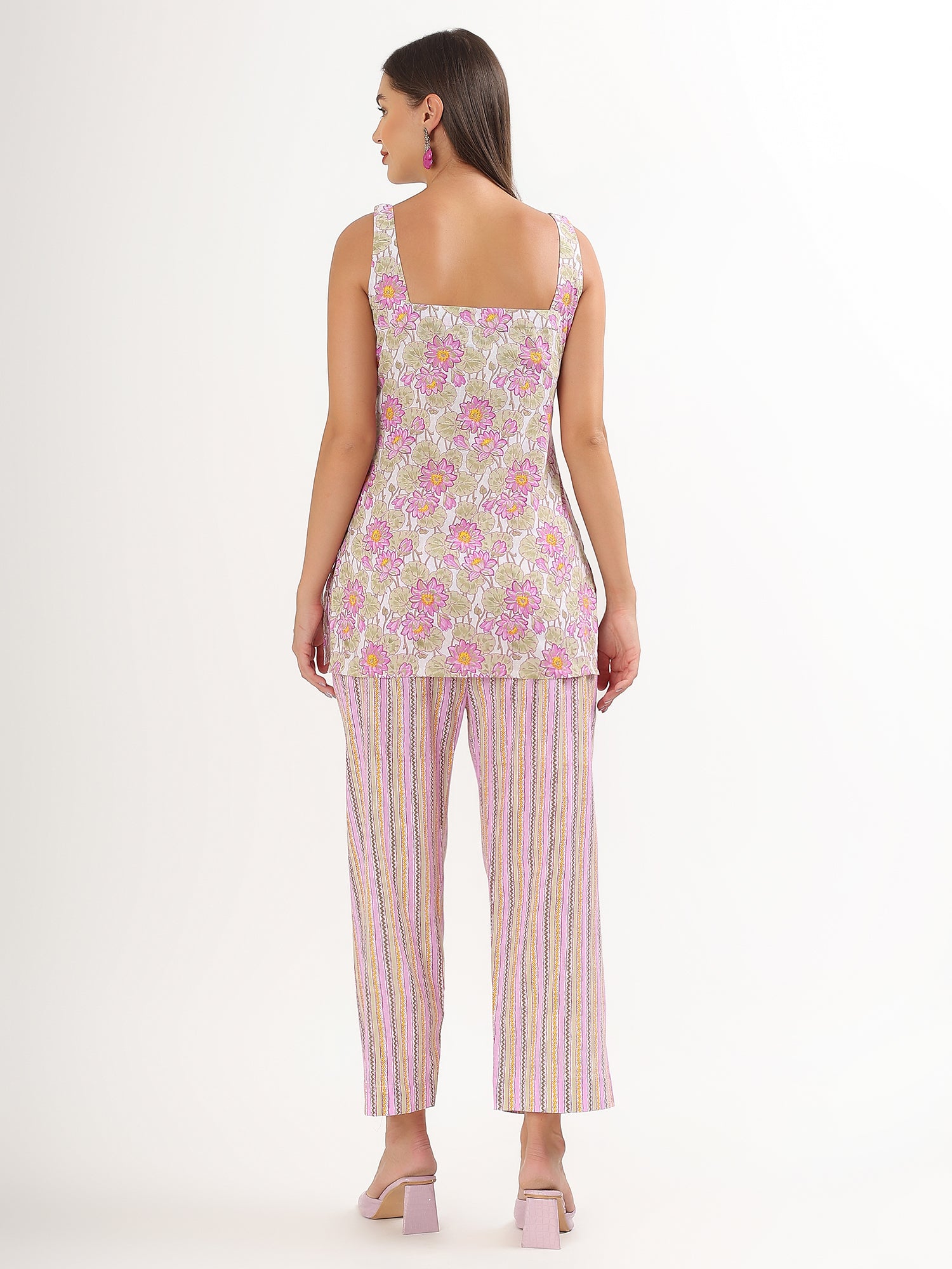 Pink Floral Short Kurta with Pant - qivii