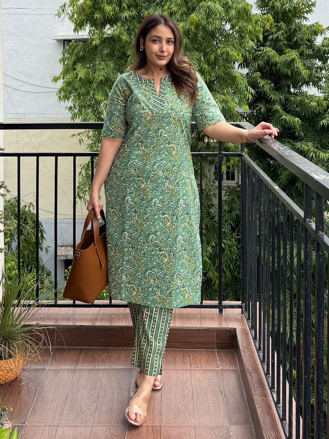 Green Pure Cotton Paisley Printed Straight Kurta Set - qivii