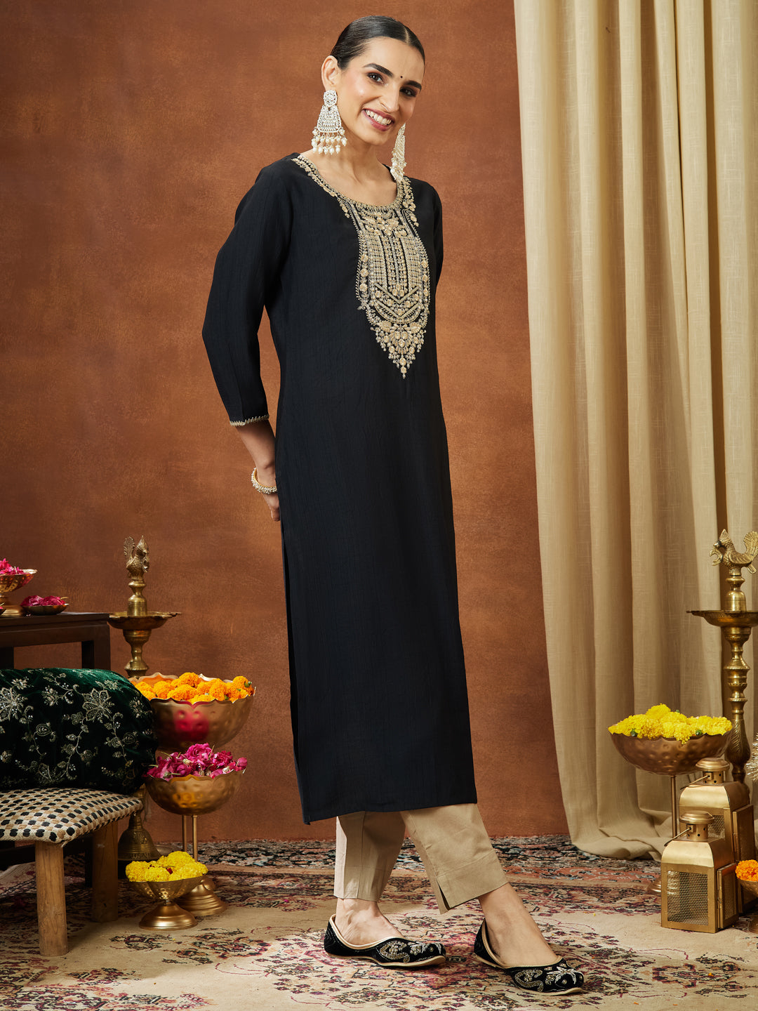 Janasya Women's Black Silk Blend Zari Yoke Embroidered Straight Kurta - qivii