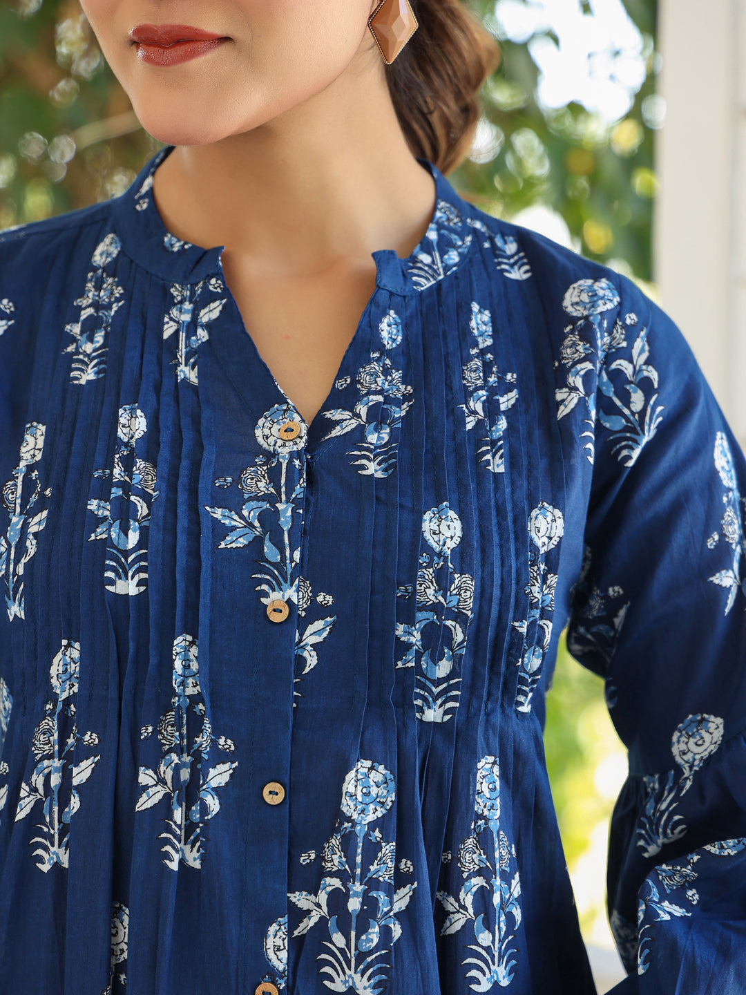 Indigo Pure Cotton Floral Printed Pleated Kurta - qivii