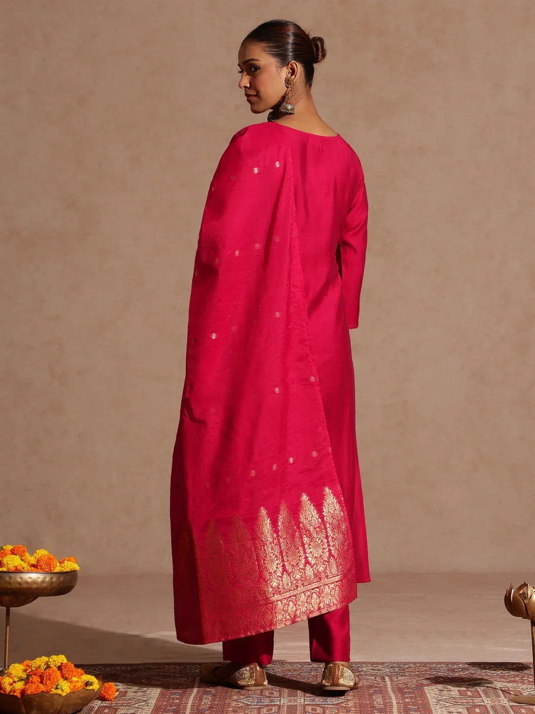 Janasya Women's Pink Silk Blend Zari Yoke Embroidered Straight Kurta Set