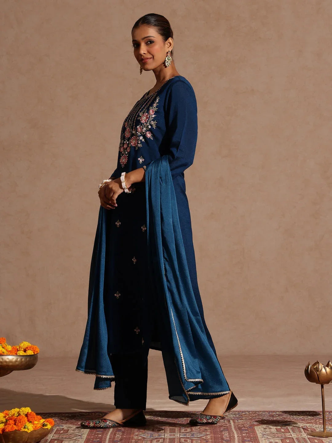 Janasya Women's Teal Blue Silk Blend Embroidered Straight Kurta Set