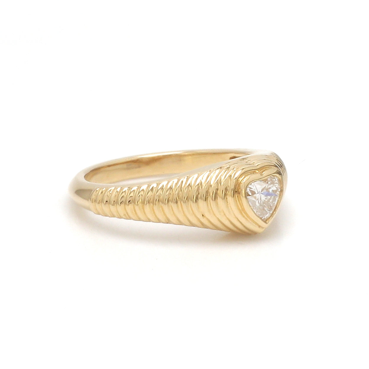 JPRG-3433/8802 Diamond Heart Ribbed Ring