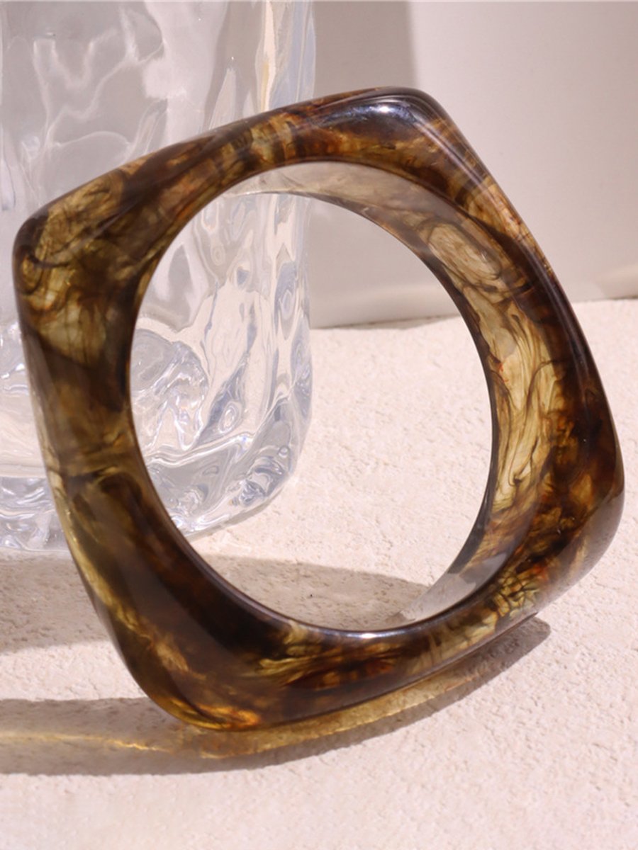 Fashionable Special-Shaped Resin Bracelet  - By Qivii