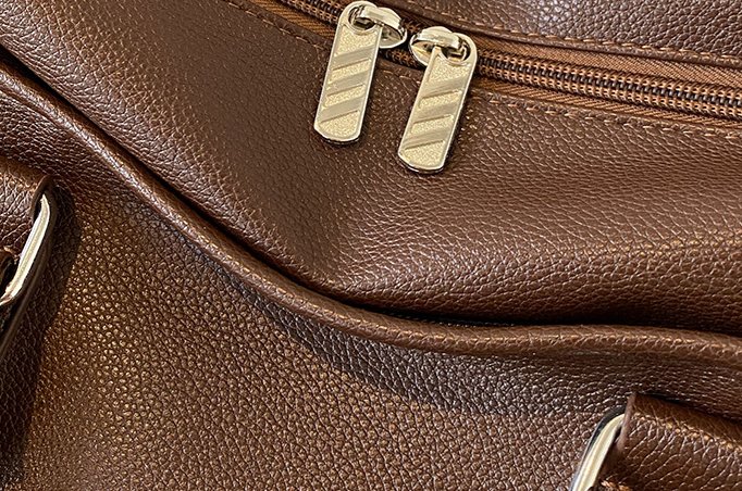 Large Capacity Fashionable Travel Bag  - By Qivii