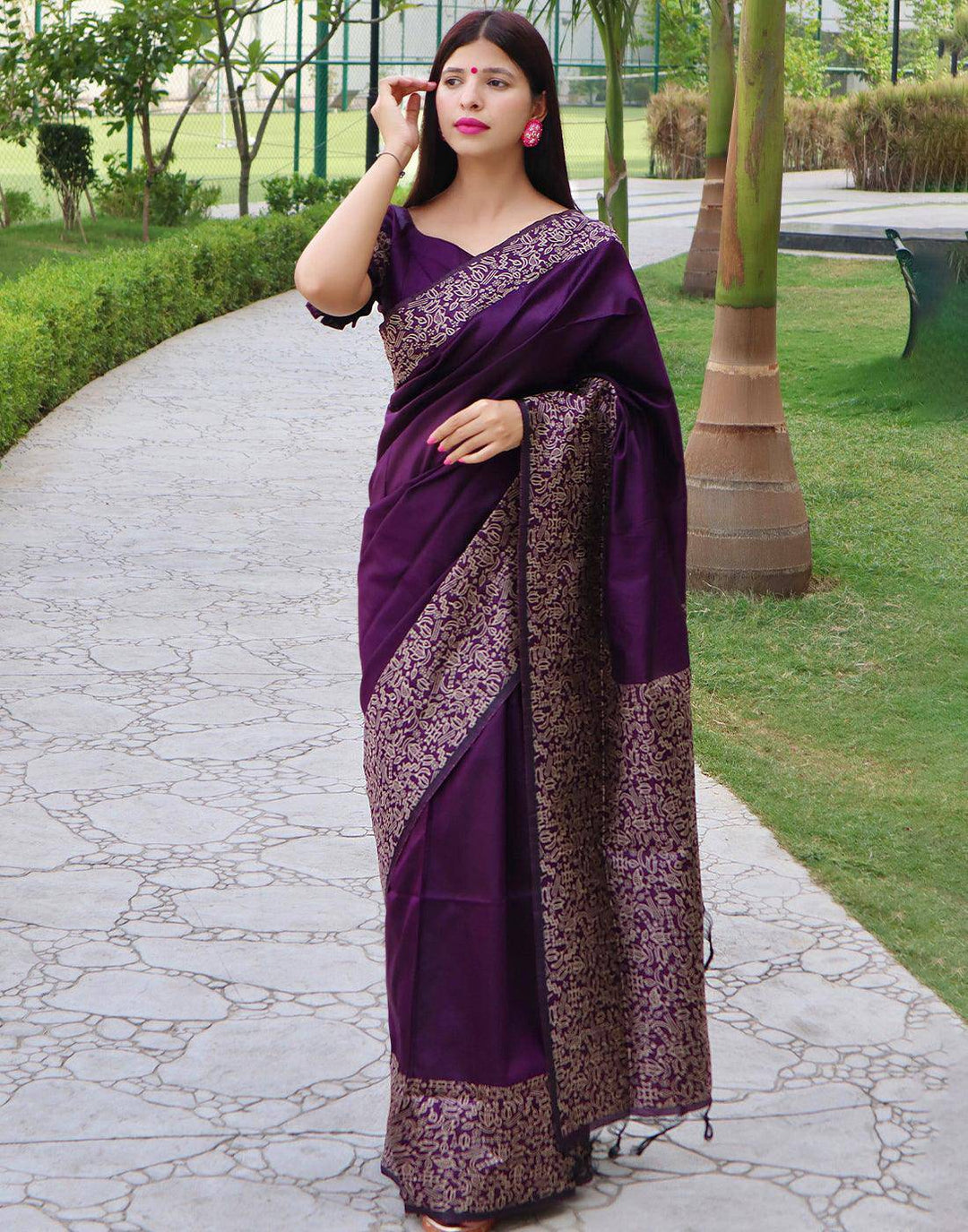 Mardi Gras Purple Handloom Raw Silk Saree | Stitched Blouse - qivii