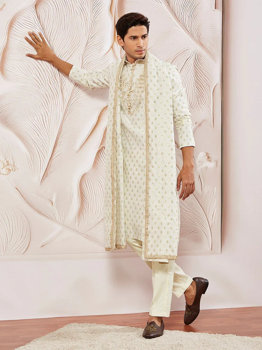 Men's Cream Jacquard Silk Blend Kurta Pyjama Set with Woven Dupatta