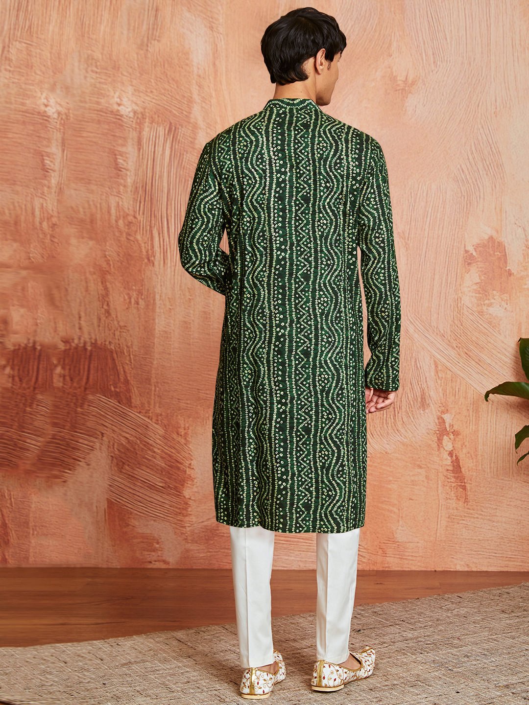 Men's Green Foil Bandhani Printed Rayon Kurta with Cream Pyjama Set