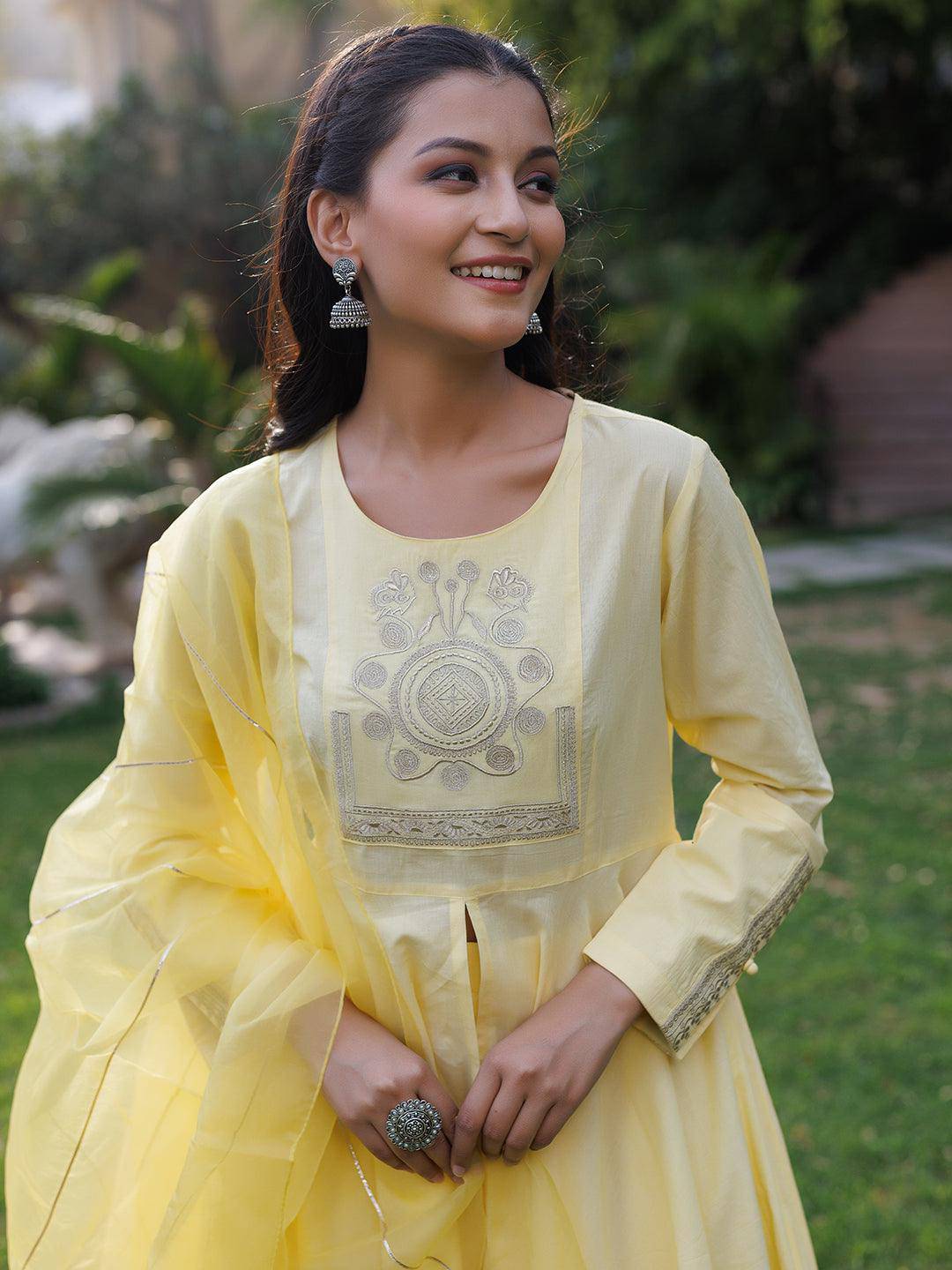 Pale Banana Kurta Set - qivii