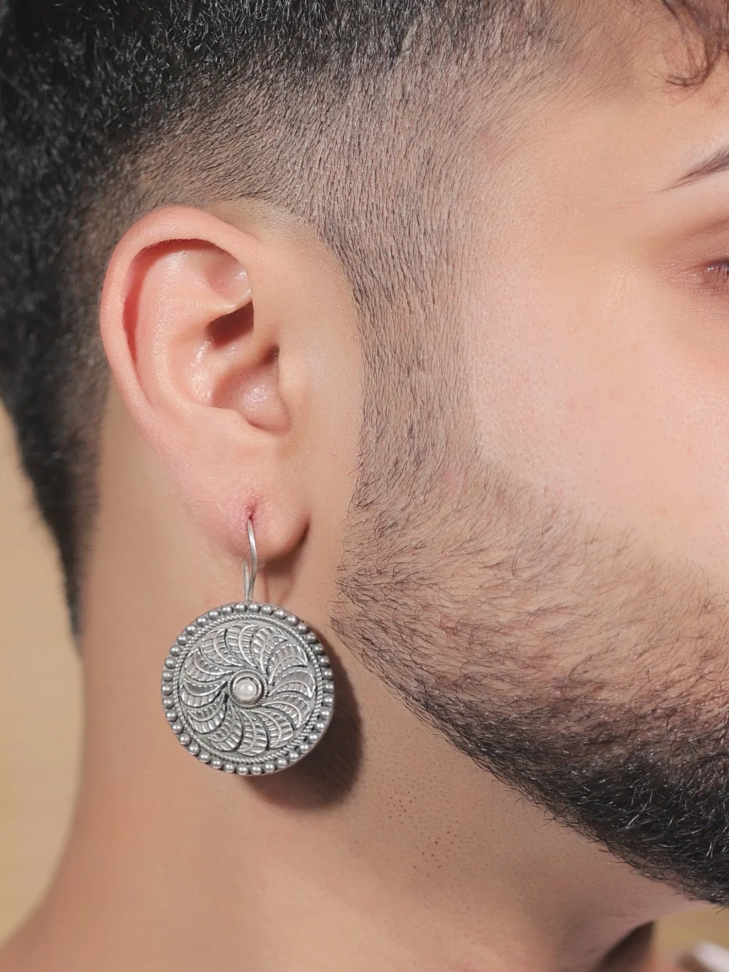 Hamsini Plain Oxidized Earcuff