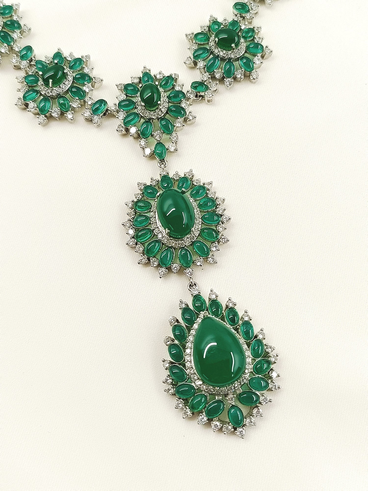 Aatifa Green Emerald And American Diamond Necklace Set With Beautiful Finger Ring