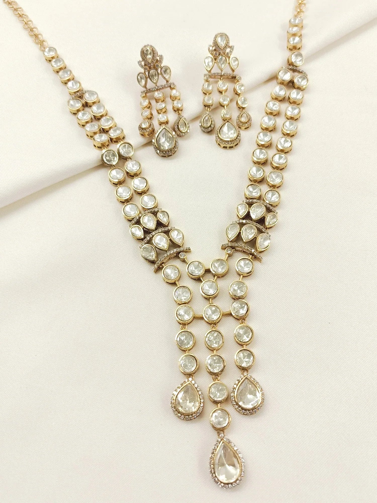 Rageswari White Kundan Necklace Set