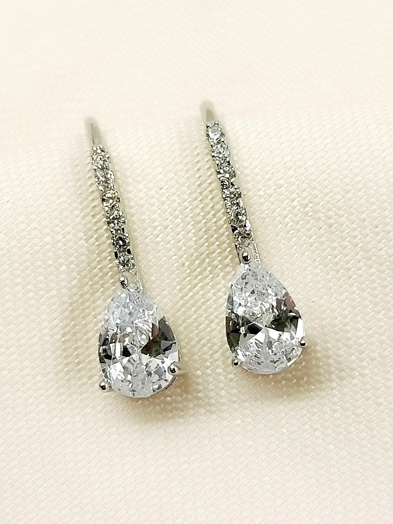 Sahara 92.5 Silver Swarovski Stone Earrings - qivii