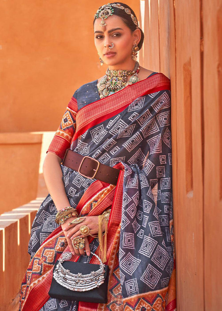 Porpoise Grey Printed Cotton Silk Saree | Stitched Blouse - qivii