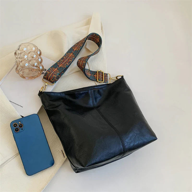 Boyah | Crossbody Bag  - By Qivii