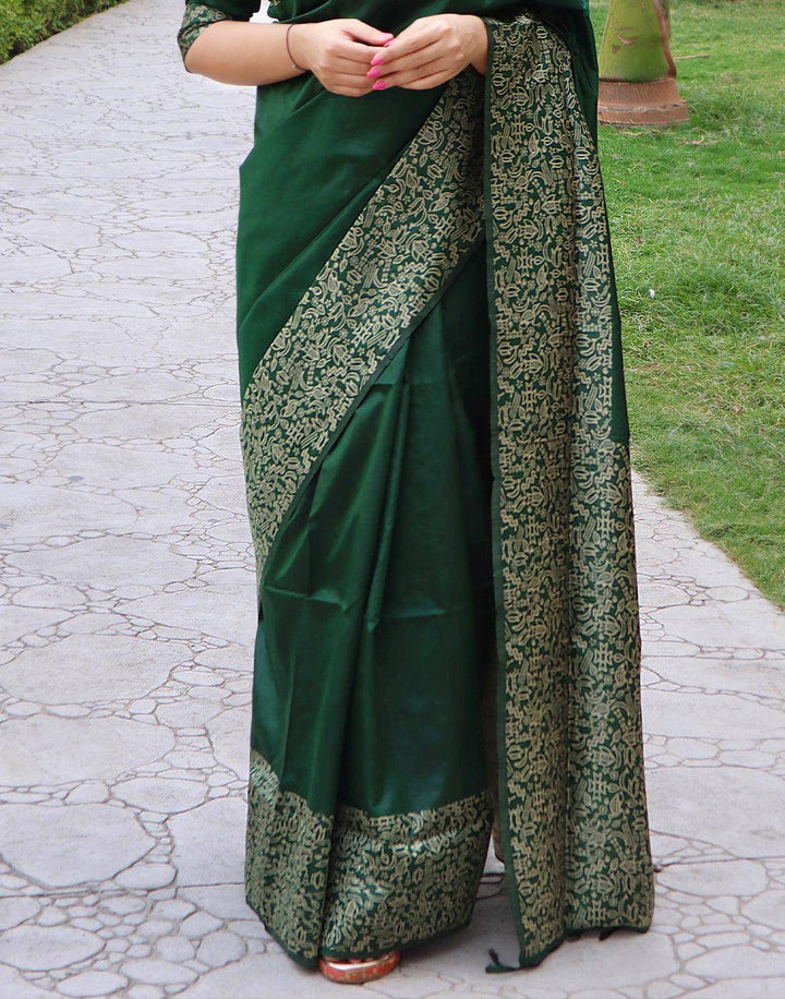 Sacramento Green Handloom Raw Silk Saree | Stitched Blouse - qivii