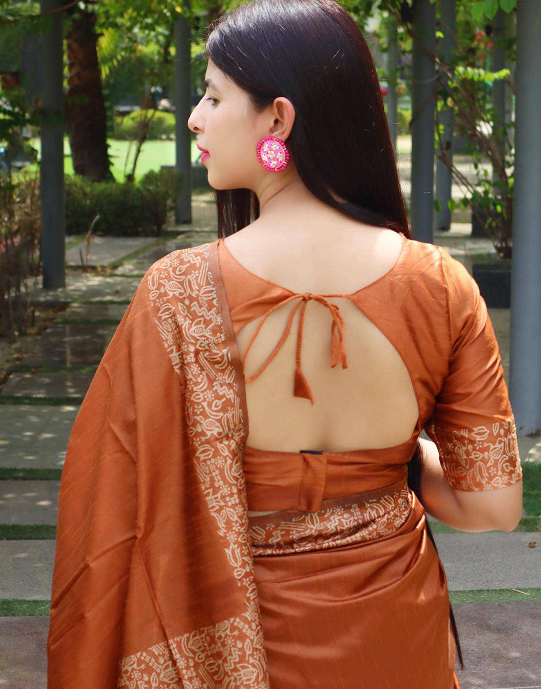 Sienna Brown Handloom Raw Silk Saree | Stitched Blouse - qivii