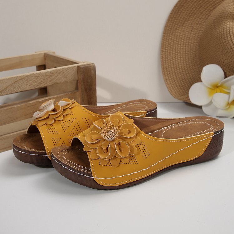 Women's Fleur Cutout Wedge Slides – Flower Appliqué Platform Sandals (US 5–11.5) (Copy)