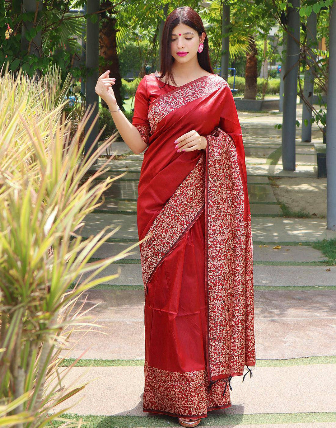 Venetian Red Handloom Raw Silk Saree | Stitched Blouse - qivii