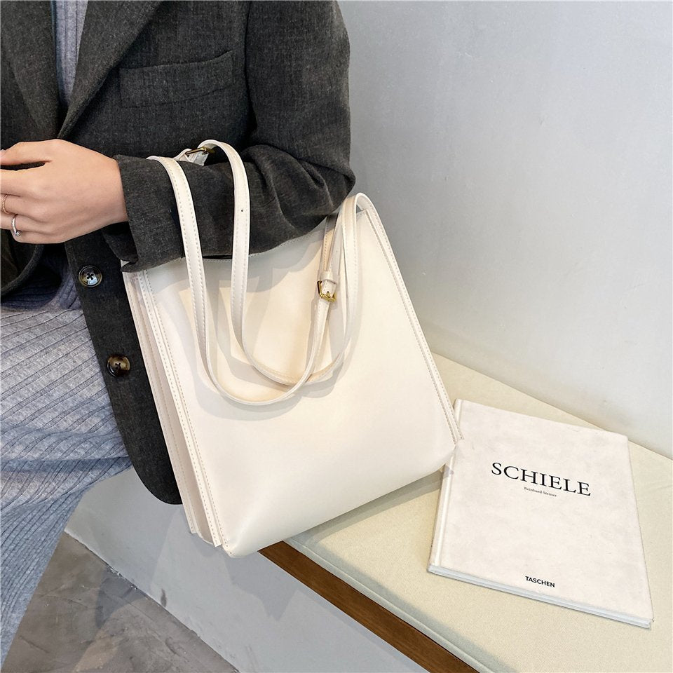 Riva | Tote Bag  - By Qivii