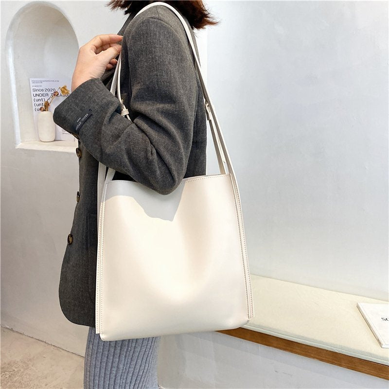Riva | Tote Bag  - By Qivii