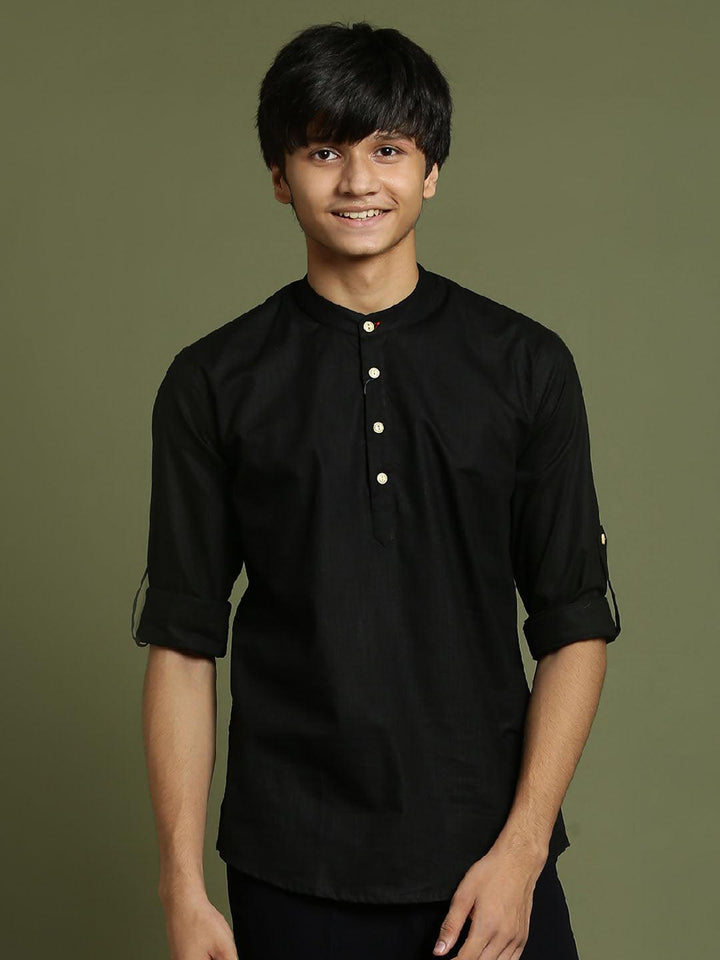 YUVA By VASTRAMAY Boys Black Short Kurta - qivii