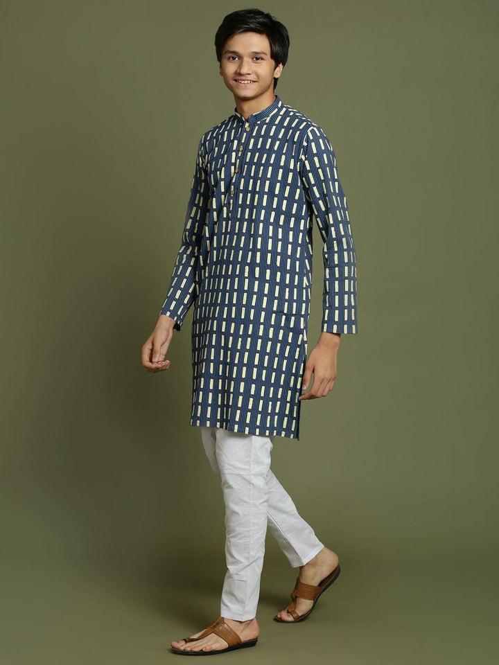 YUVA By VASTRAMAY Boys Indigo Rubber Print Kurta Pyjama Set - qivii