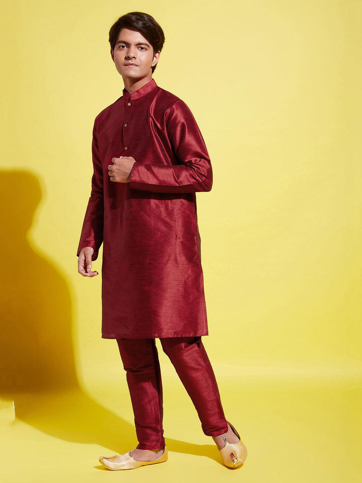 YUVA BY VASTRAMAY Boys' Maroon Silk Blend Kurta and Pyjama Set - qivii