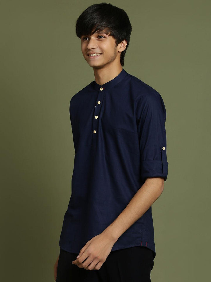 YUVA By VASTRAMAY Boys Navy Blue Short Kurta - qivii