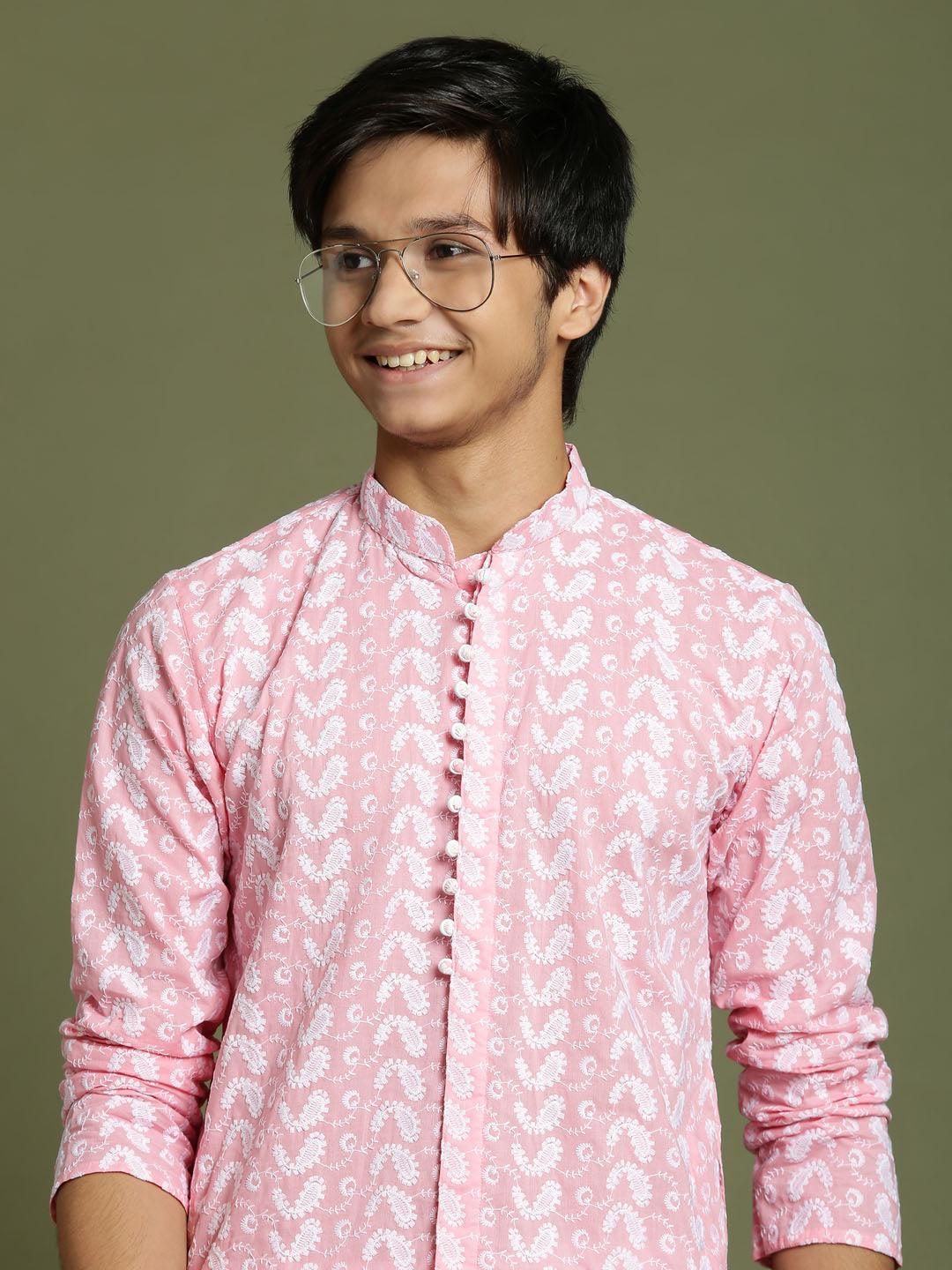 YUVA BY VASTRAMAY Boys' Pink Chaikankari Kurta With White Pyjama Set - qivii