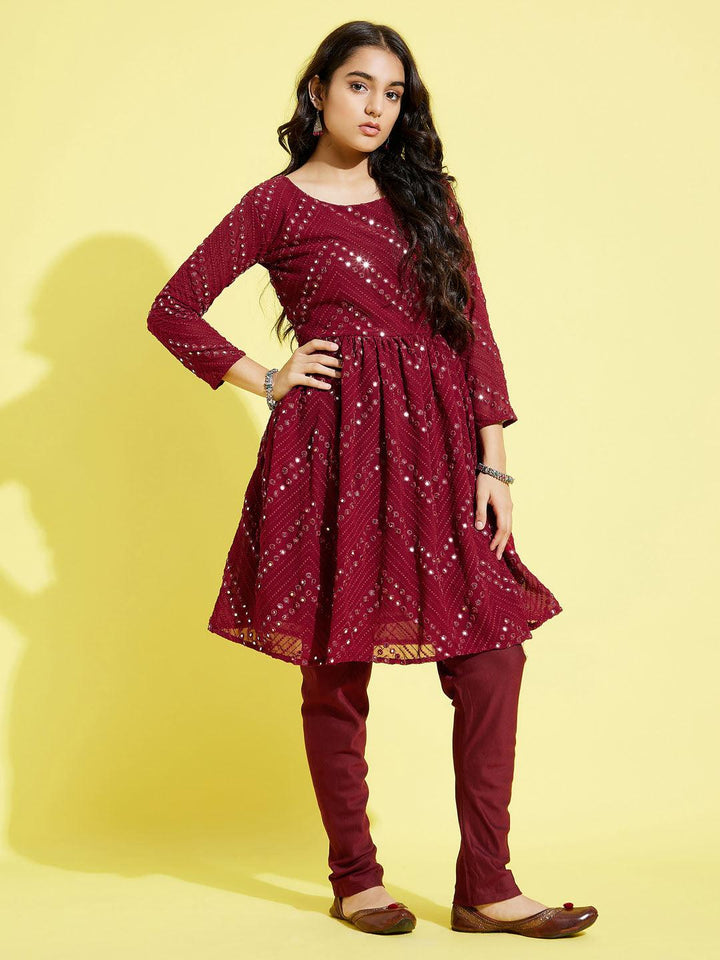 YUVA BY VASTRAMAY Girl's Maroon Mirror Kurta Pyjama Set - qivii