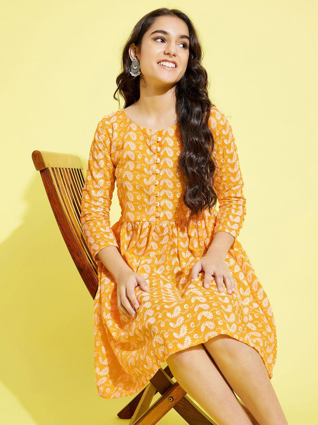 YUVA BY VASTRAMAY Girl's Orange Pure Cotton Chikankari kurta - qivii