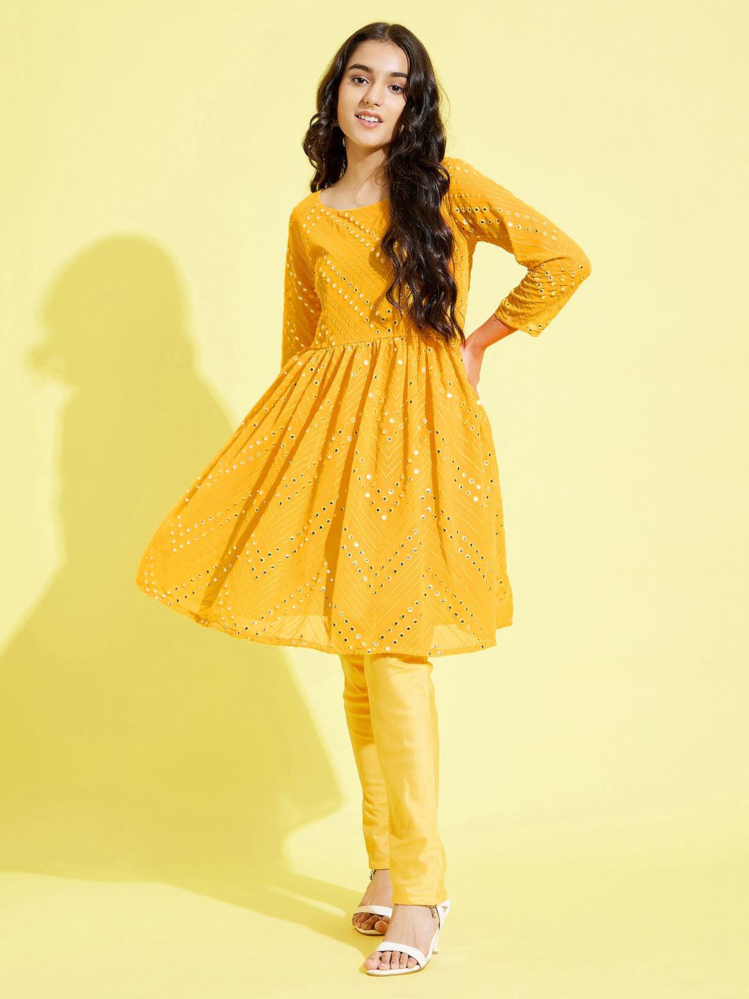 YUVA BY VASTRAMAY Girl's Yellow Mirror Kurta Pyjama Set - qivii